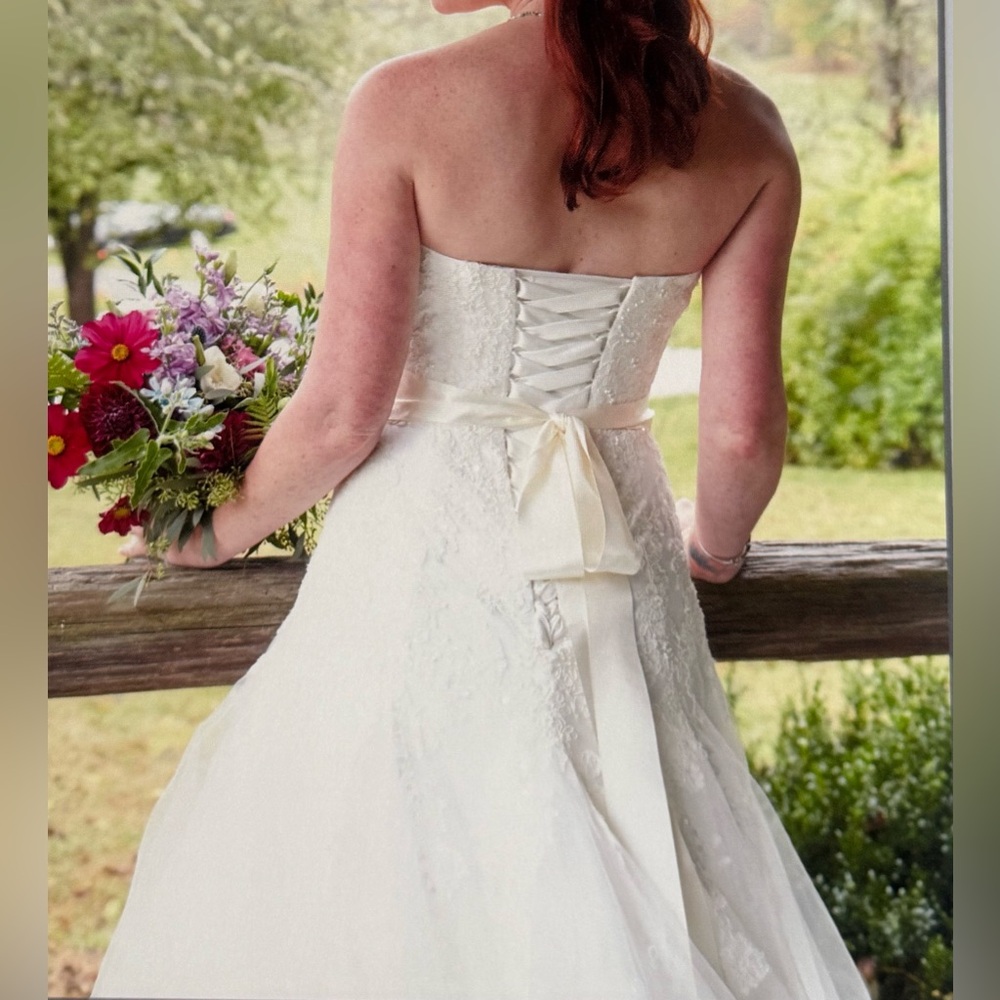 David's Bridal White Wedding Dress with Lace and Pearl Beading